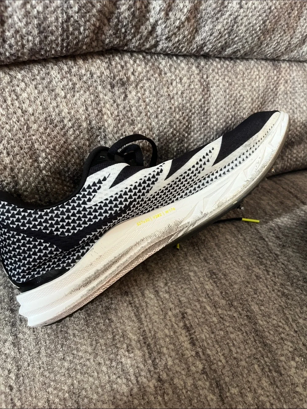 Hoka Crescendo One One unisex Middle distance running shoes W-14.5 M-13